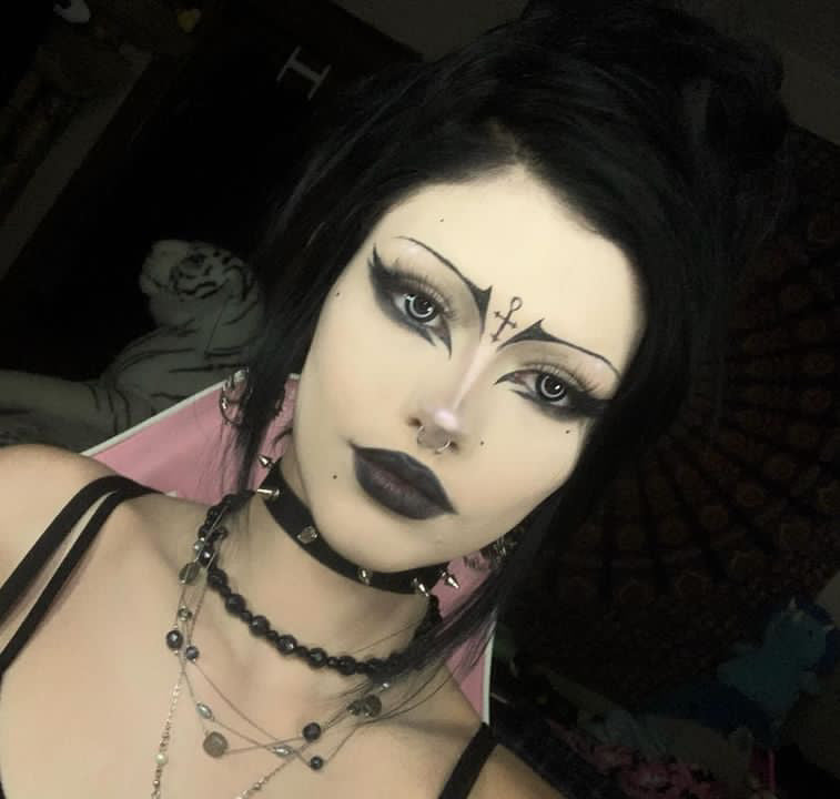 Fae's Goth Dizzy Doll Contact Lenses